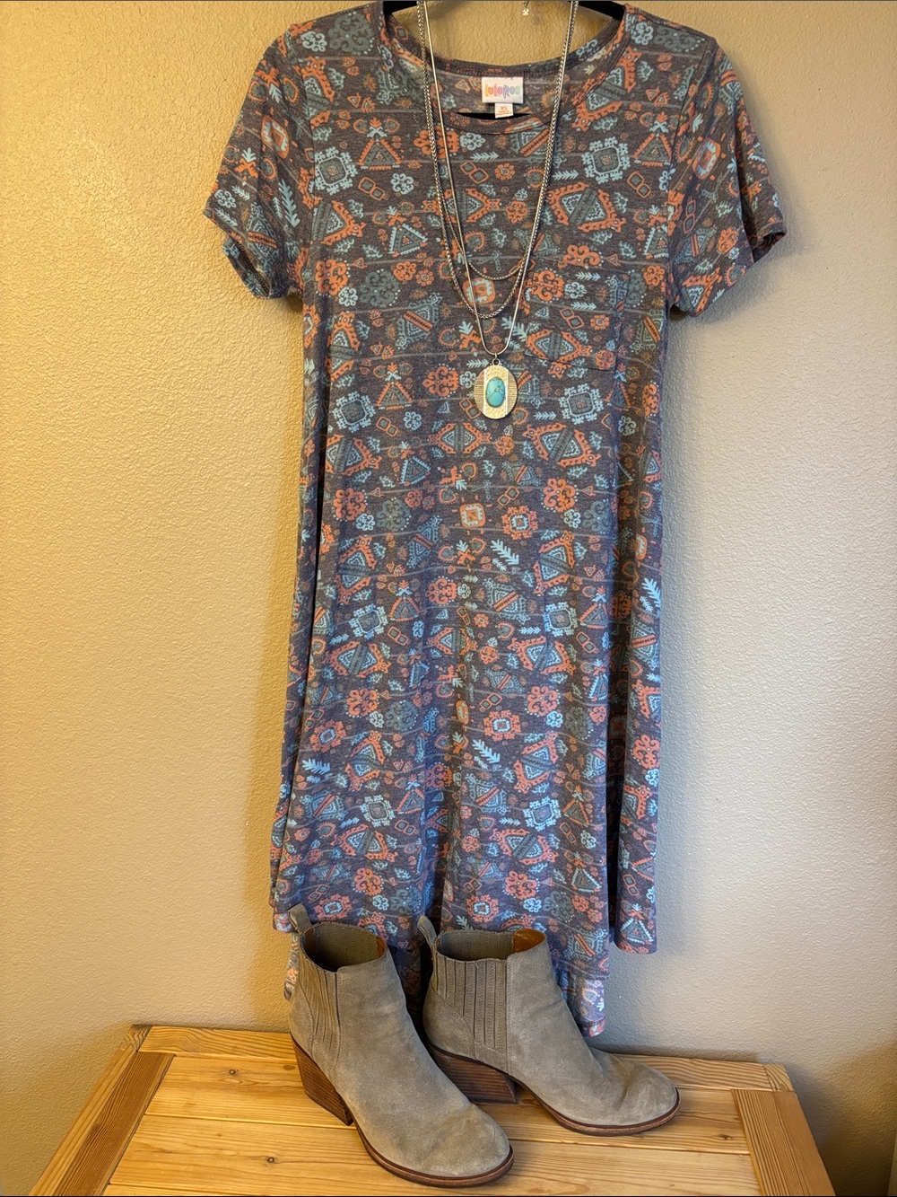 LuLaRoe CARLY Gray Tee Shirt Dress XS Coral Aqua Light Blue Boho Geo Print